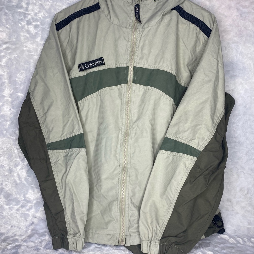 Columbia women’s windbreaker